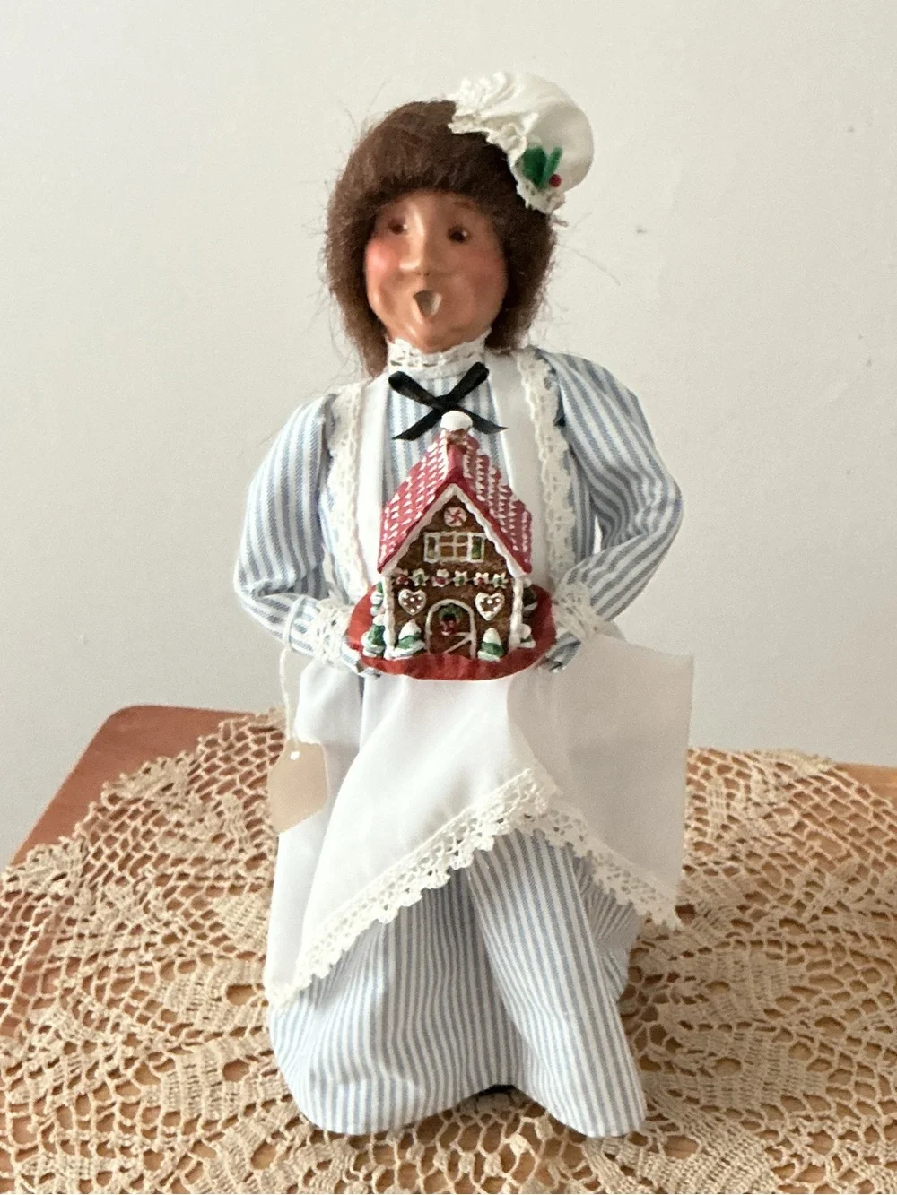 1997 Byers Choice Baker Lady w/Gingerbread House